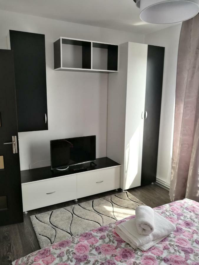 White Black Rooms Hunedoara Exteriör bild