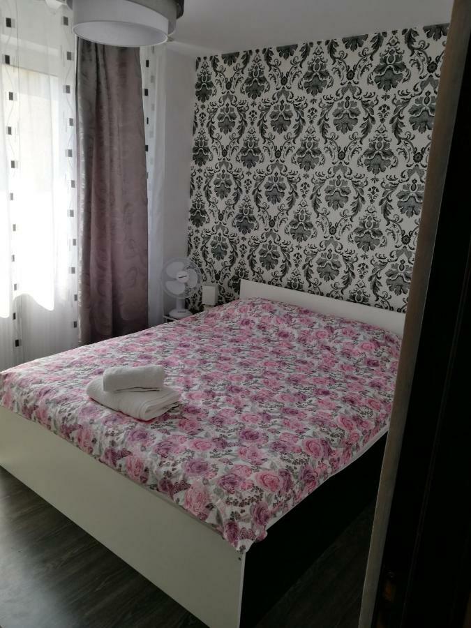 White Black Rooms Hunedoara Exteriör bild